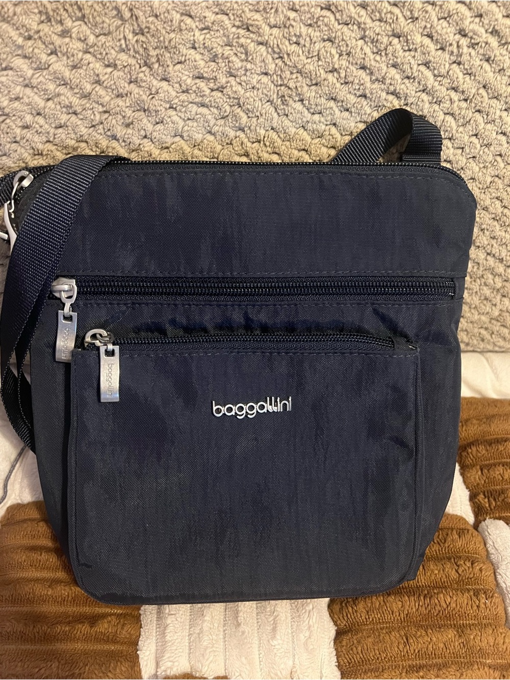 Baggallini Blue Nylon RFID Crossbody and Pouch EUC!